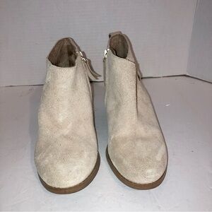Toms Boots Women's Lea Ankle Booties Beige Suede Zip Closure Size 7